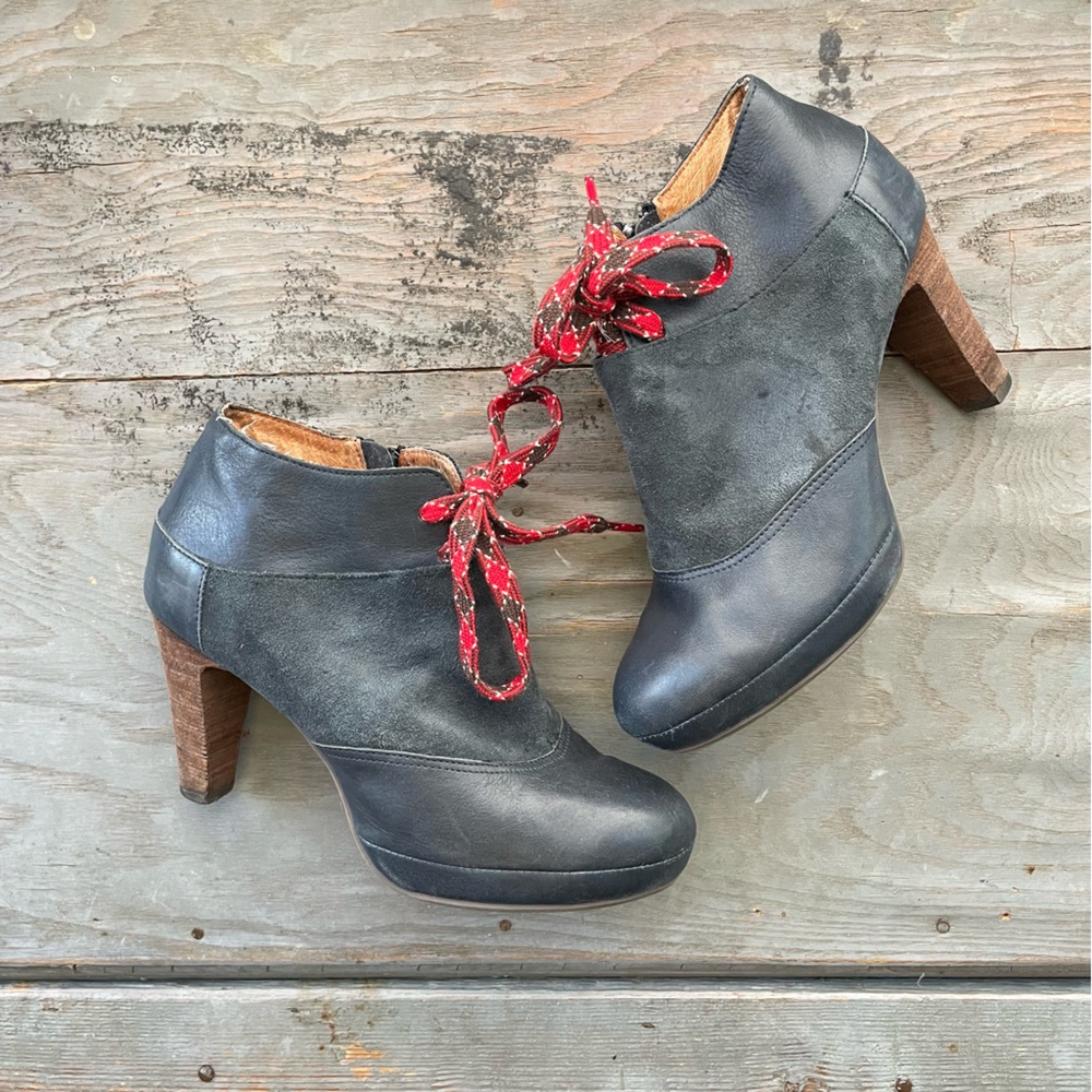 Anthropologie Lucky Penny navy ankle booties | size 7
